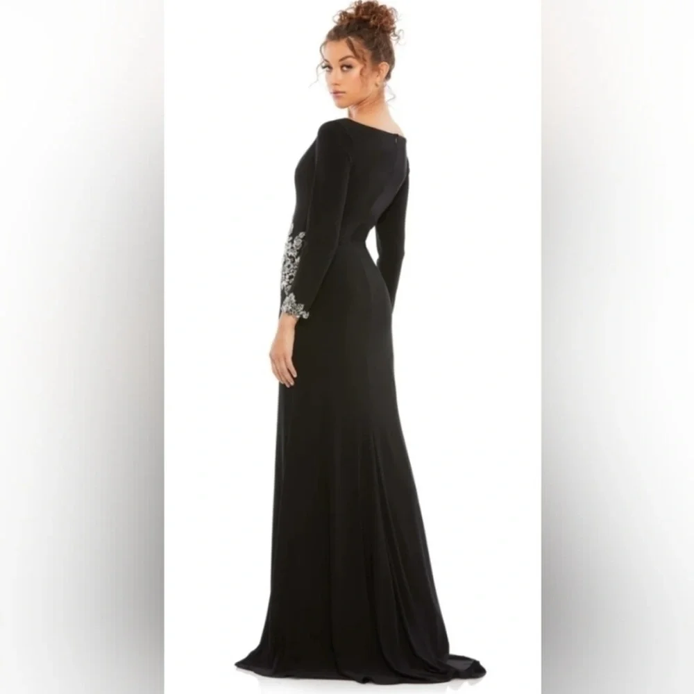 Mac Duggal NWT black FLORAL EMBELLISHED
FAUX WRAP JERSEY GOWN size 6 - Picture 2 of 11